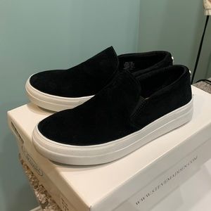 Steve Madden Suede Gills